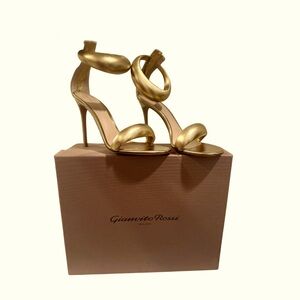 Gianvito Rossi Bijoux gold size 8